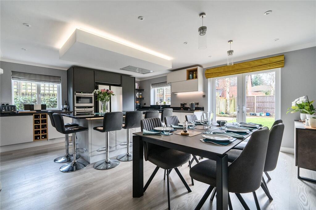 Ridgewood Drive, Frimley, Camberley, Surrey, GU16