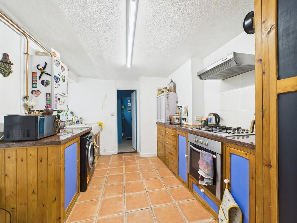 CAM02089G0-PR0527...