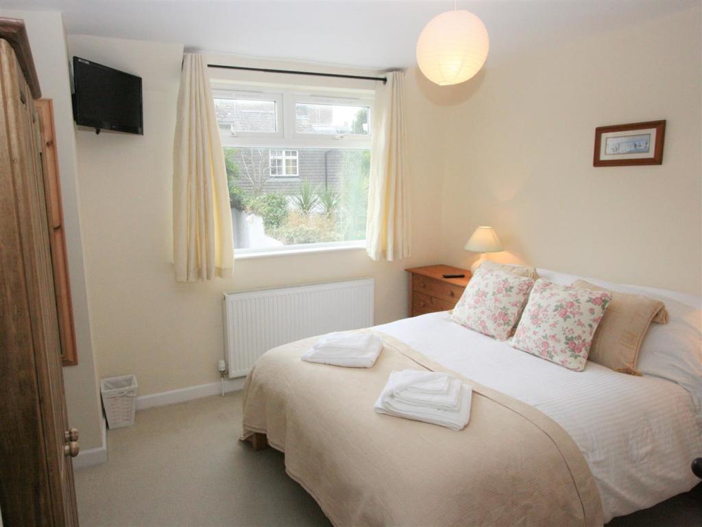 Spring Cottage Bedroom 1