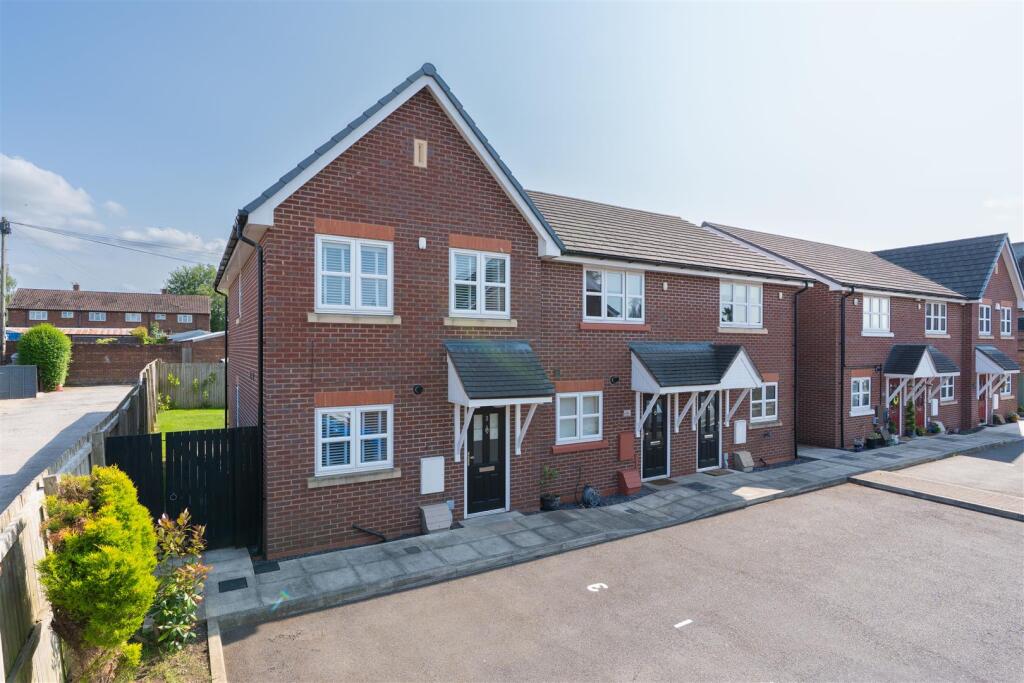 3 Pillar Gardens-48.jpg