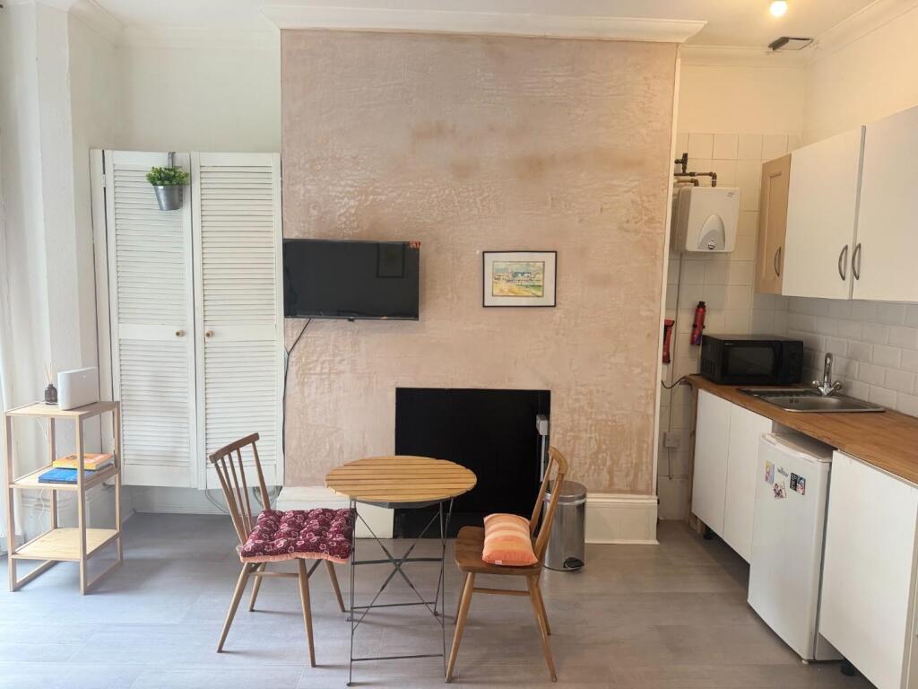 kitchenette (4).jpeg