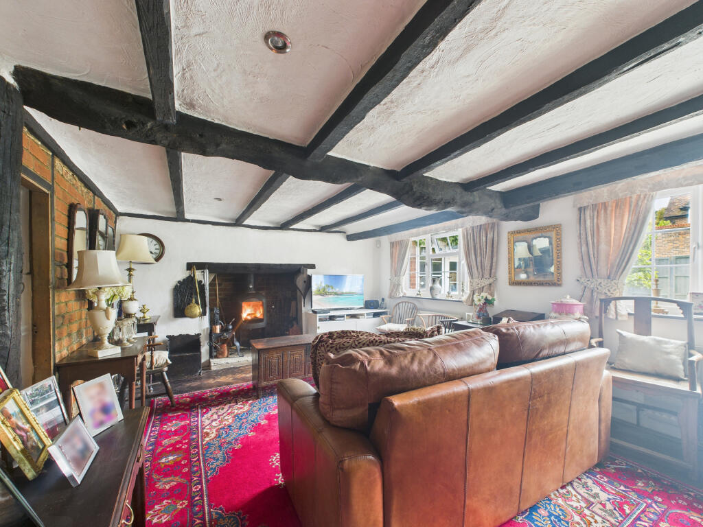 CAM02909G0-PR0488-STILL011