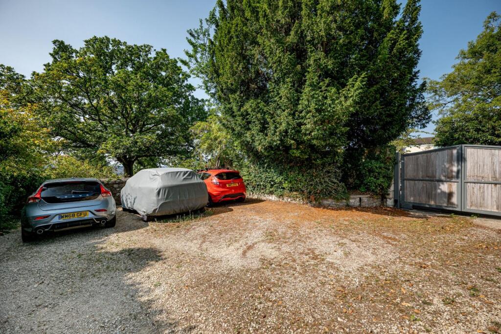 Flat 1 7 Mount Beacon BA1 5QP-5.jpg