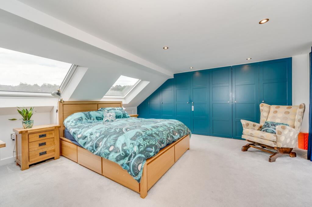 FOUR DOUBLE BEDROOMS AND TWO BATHROOMS