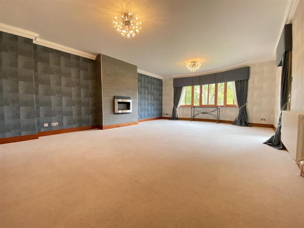Formal Lounge