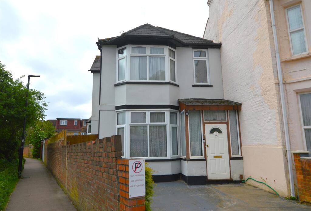 53 Hounslow Avenue front.JPG
