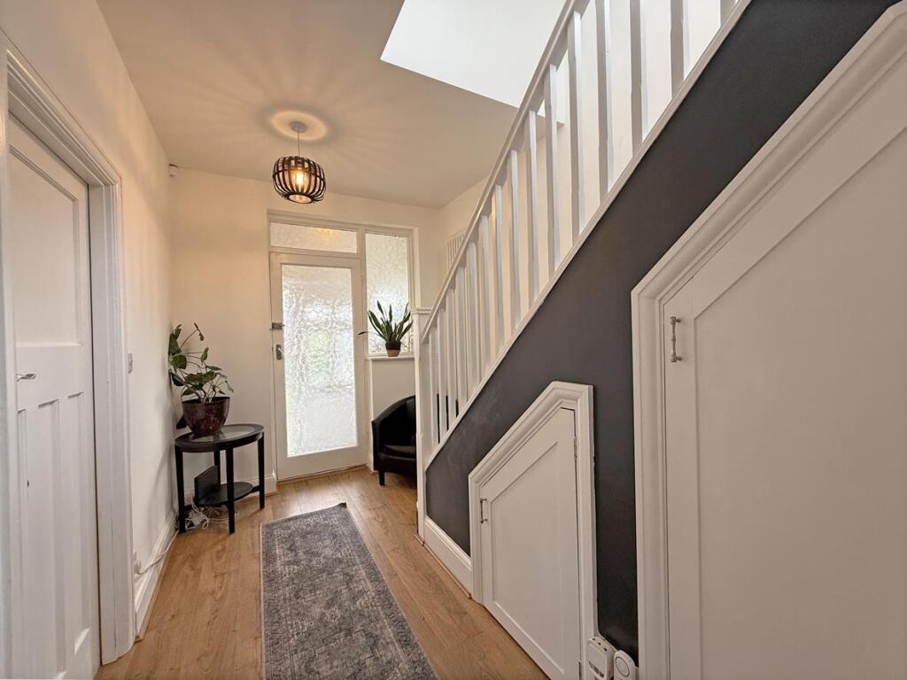 Cresthill Road 6 - Entrance Hall 1.jpg