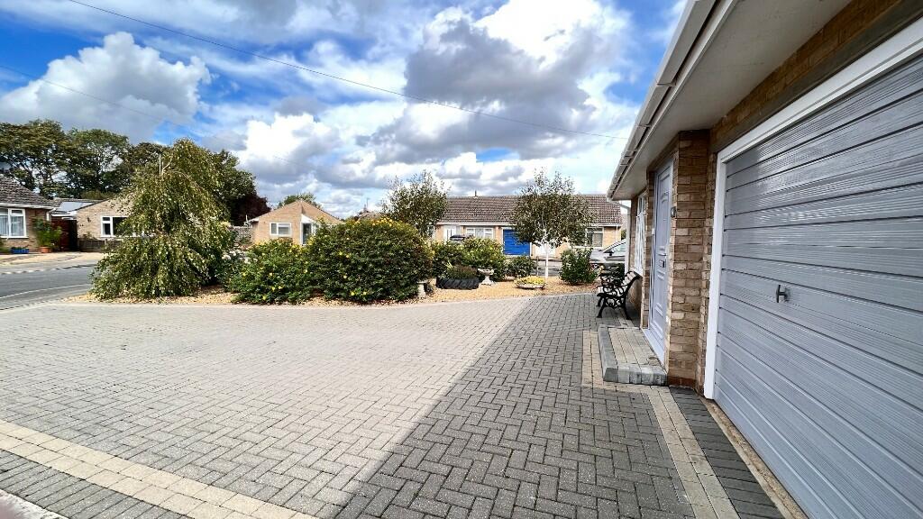 Front Drive/Garage