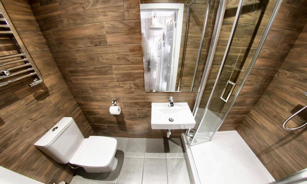 ensuite bathroom