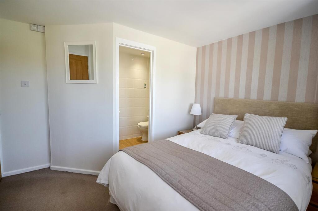 Bed 2 pic 1.jpg