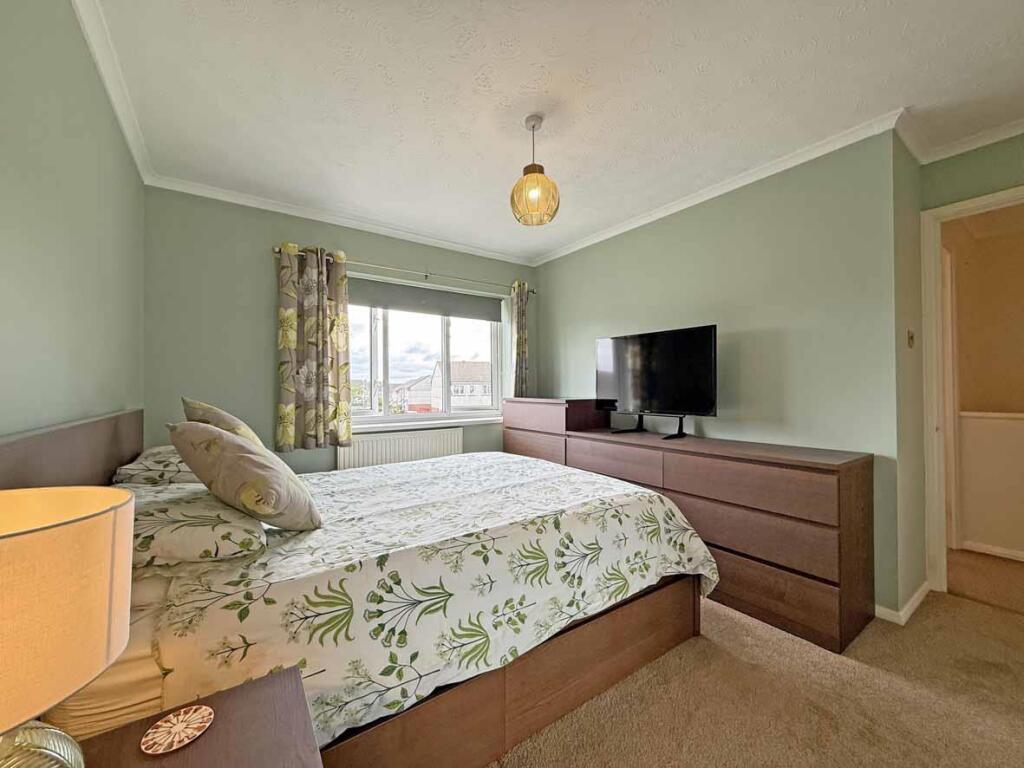 Cayley Way 39 - Bed 1 Shot 2.jpg