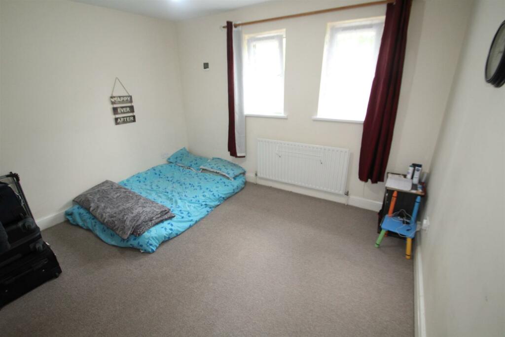 bedroom.JPG
