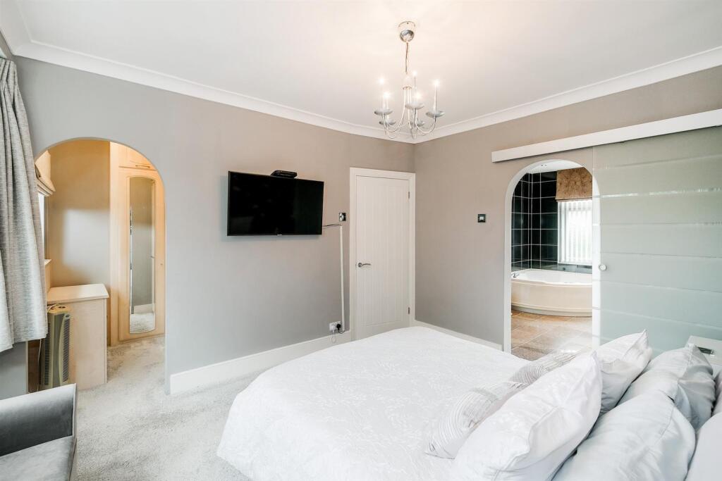 Larkswood Road-14.jpg