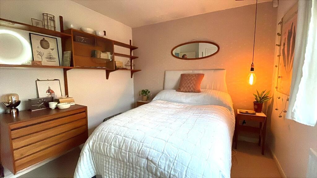 new bedroom photo.jpg