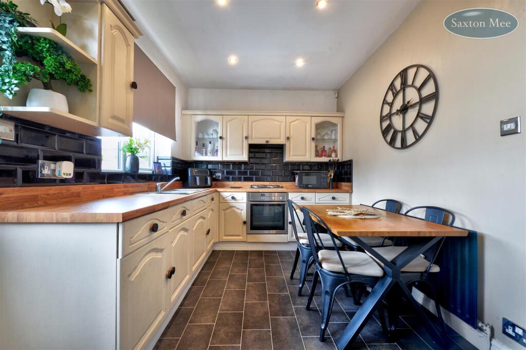 kitchendiner 7555.jpg