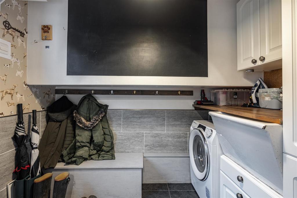 2 Smithy Row Clovenfords 11.JPG