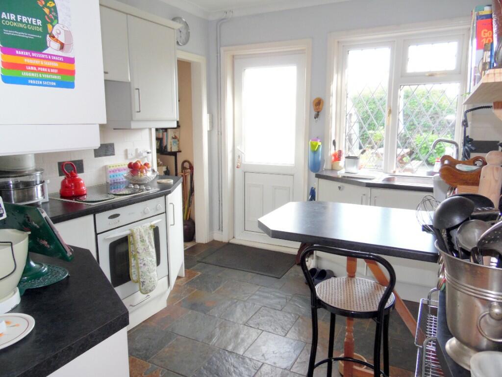 KITCHEN/BREAKFAST RM