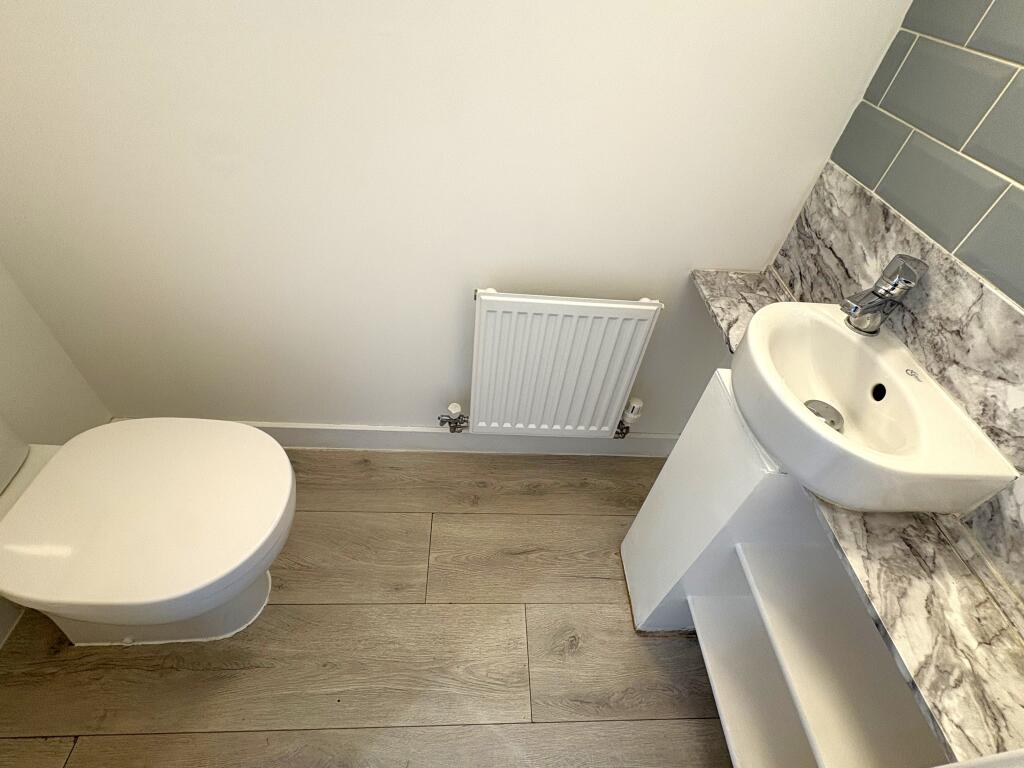 Cloakroom/wc