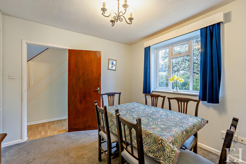 8639363-interiorW...