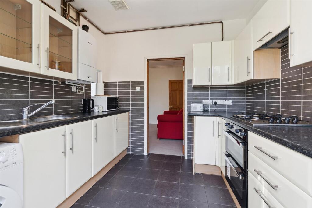 44, Cavendish Road SW19 kitchen 2.jpg