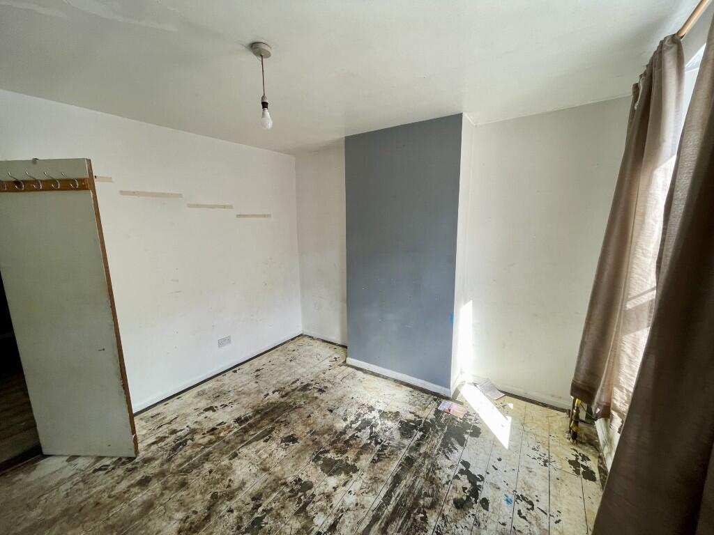 2  Medium  T202509251418.jpg