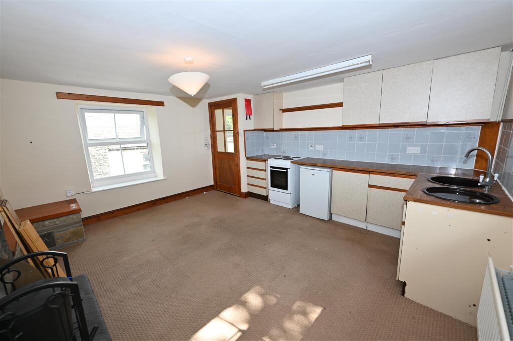 SITTING ROOM &amp; KITCHEN