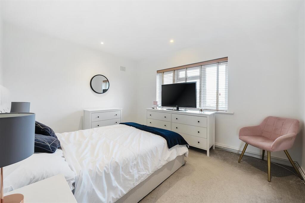 Bedroom.jpg
