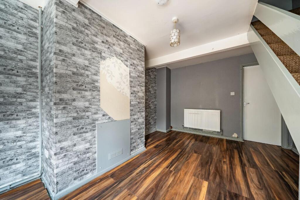 Reception with door to Kitchen.jpg