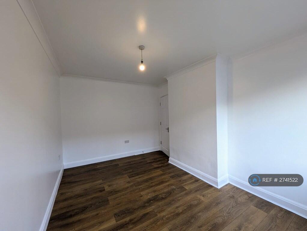 Master Bedroom (2) 13m2