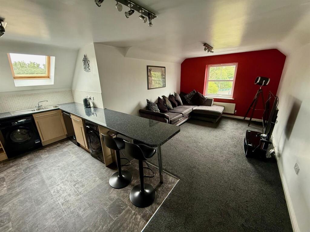 EC18 Lounge Open.jpg