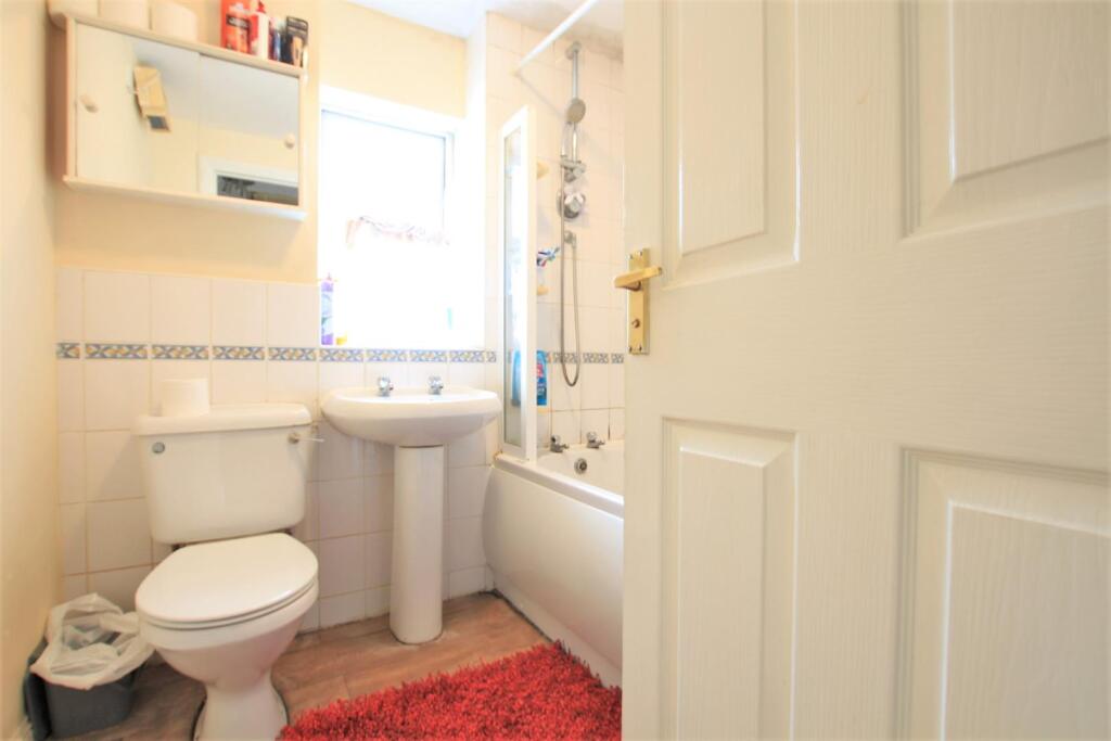 Family Bathroom/ WC