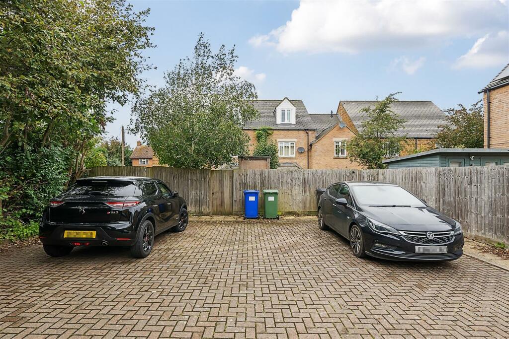 6 Northampton Road, Litchborough