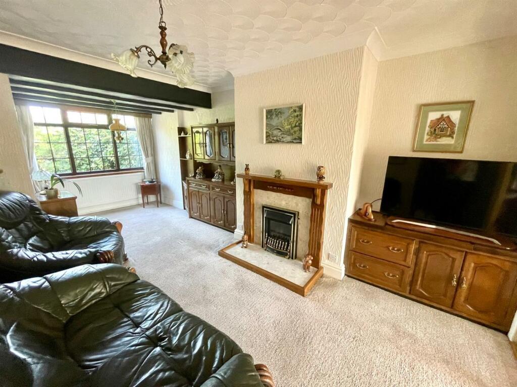 Through Lounge Diner