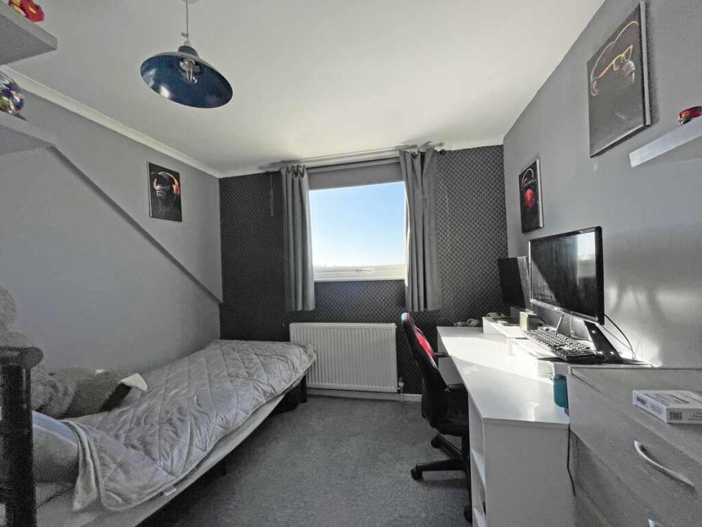 Dudley Gardens 19 New Bed 3.jpg