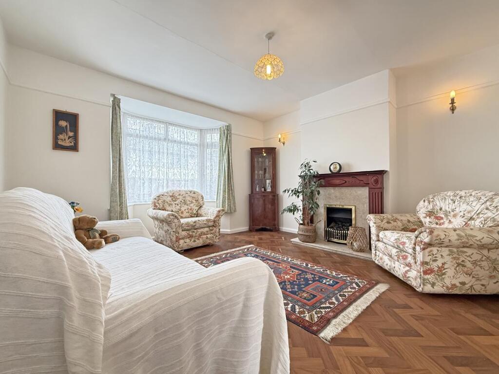 Tor Road 47 - Living Room.jpg