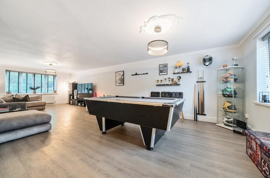 1324863-12-6882086811ebb