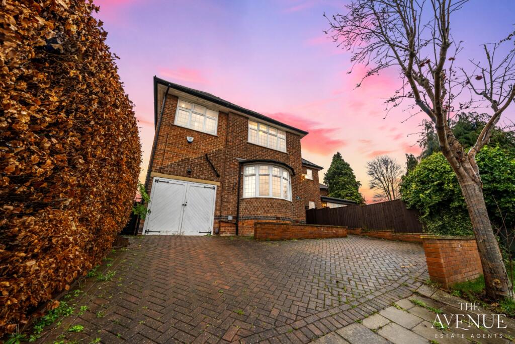 Excellent West Bridgford  school catchment area plus planning permission! No chain!