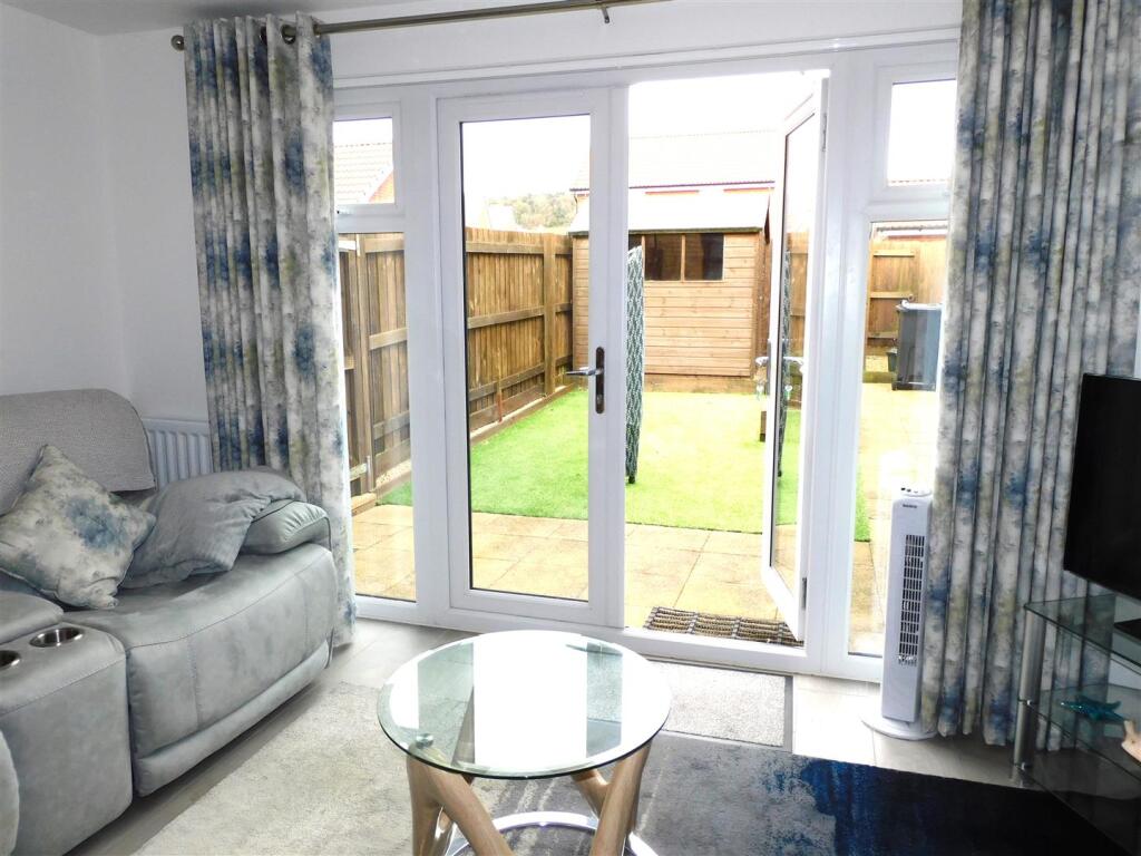 Shearwater Way, Seaton