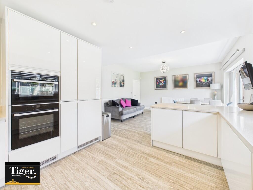 CAM03440G0-PR0373...