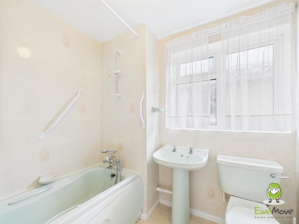EweMove Estate Agents Basingstoke - Coniston Road 