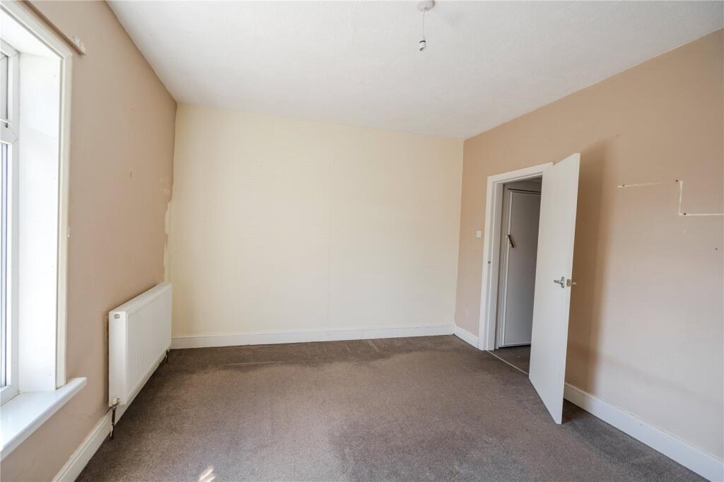 Bedroom 1 (2)