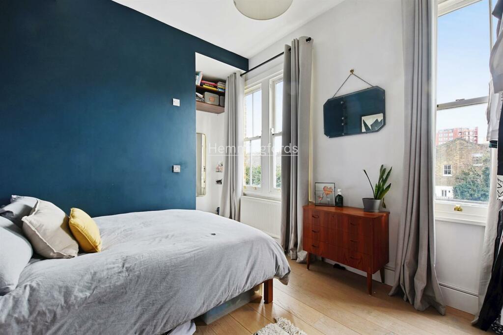 02-215cGCHMF - Flat 4 50 De Beauvoir Road - Bedroo