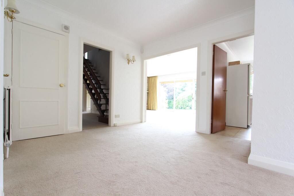 INFORMAL DINING AREA