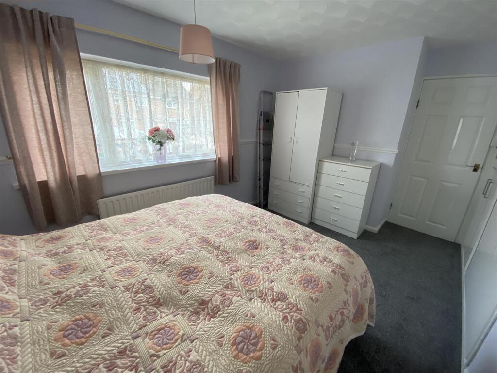 Bedroom no.2 rear double: