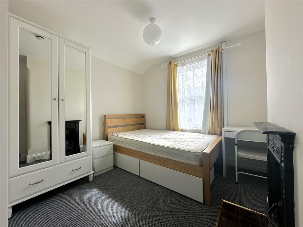 Bedroom 2.jpg