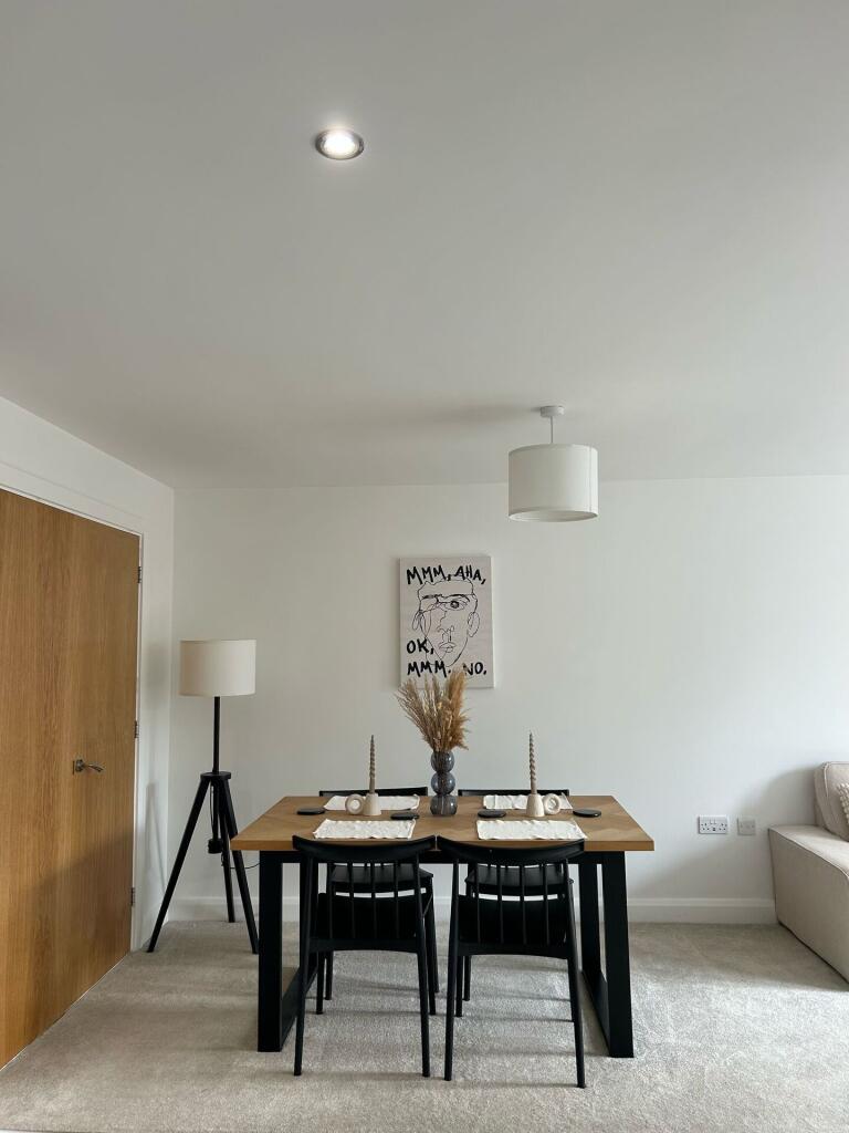 Dining area (2)