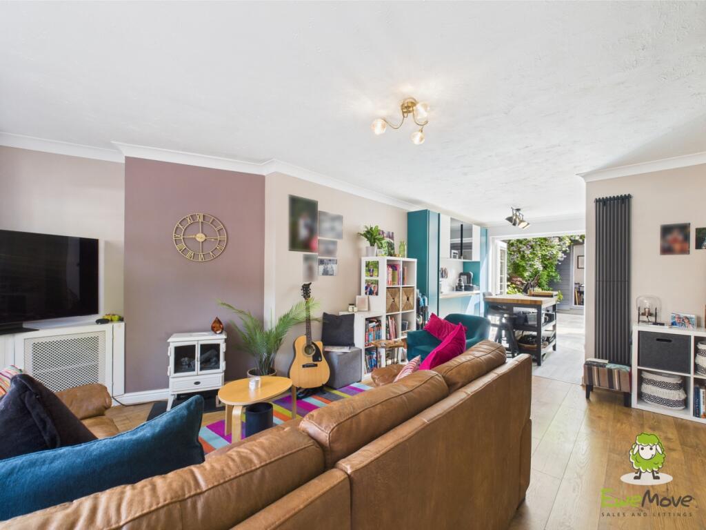 CAM03778G0-PR0225-STILL006