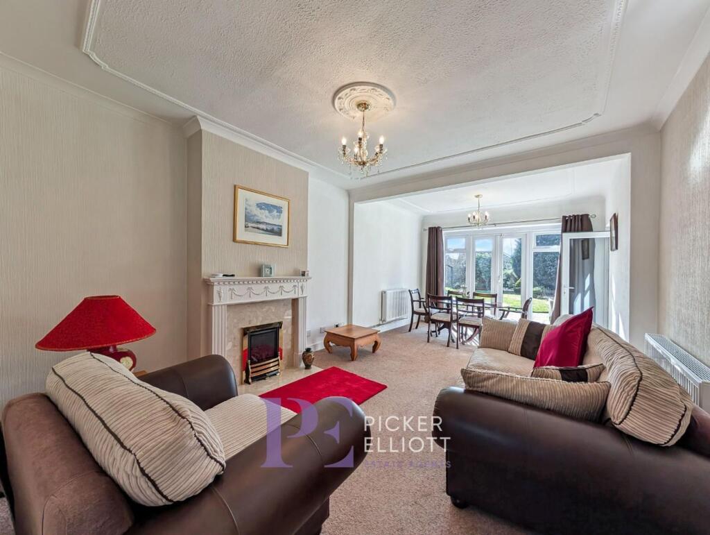 Extended Main Lounge