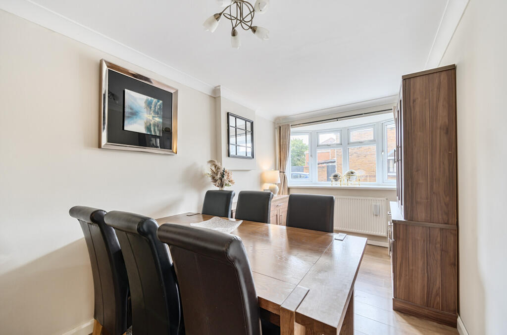 1329653968879f18a95a7