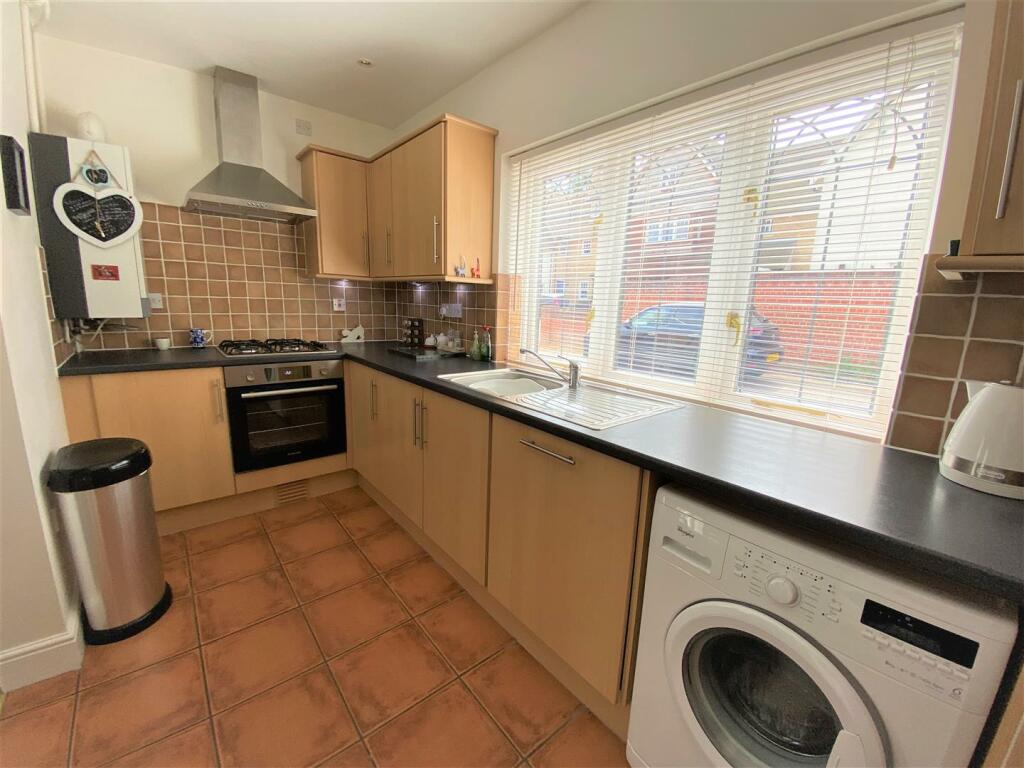 kitchen 1.jpg